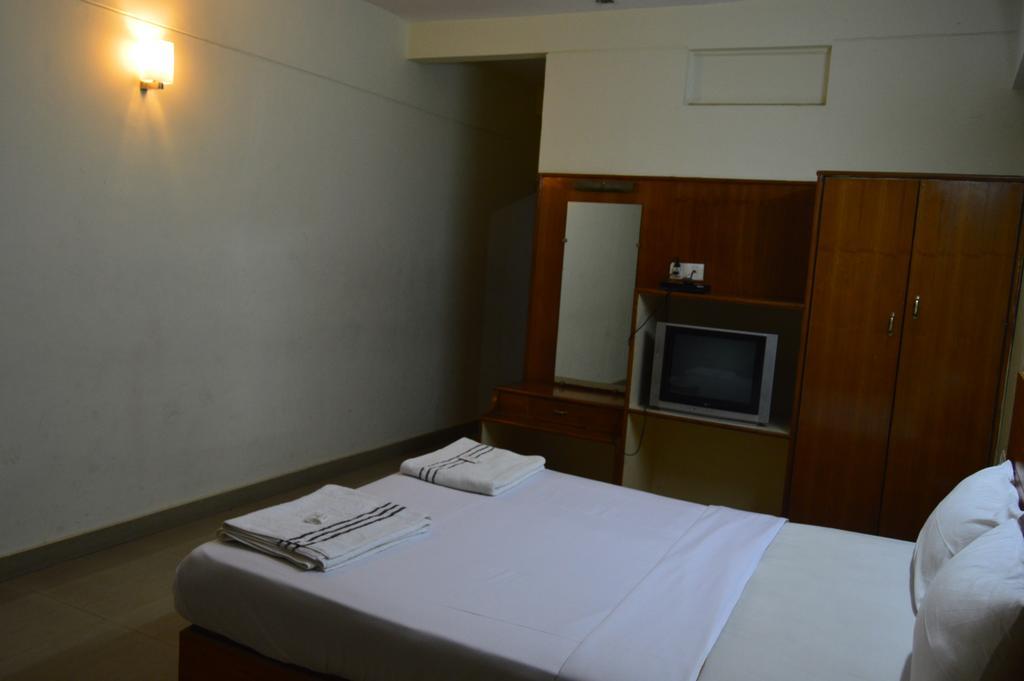 Qik Stay @ S.K. Continental Mysore Luaran gambar