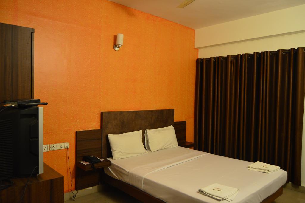 Qik Stay @ S.K. Continental Mysore Luaran gambar