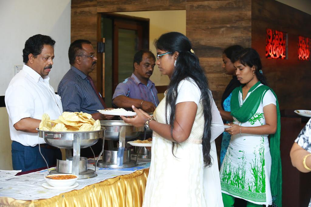Qik Stay @ S.K. Continental Mysore Luaran gambar