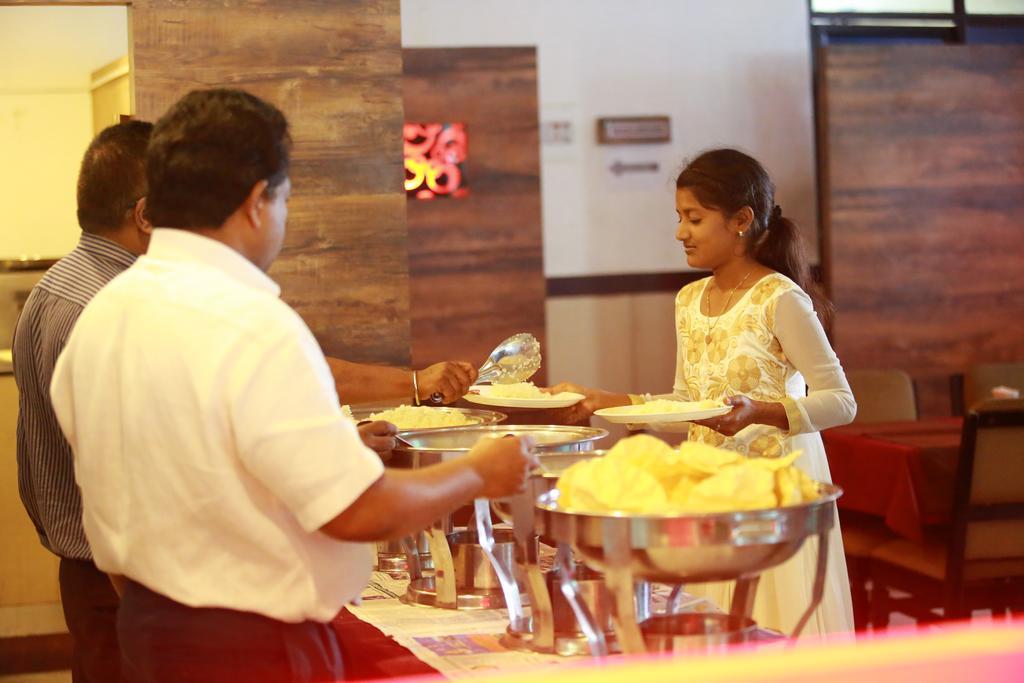 Qik Stay @ S.K. Continental Mysore Luaran gambar