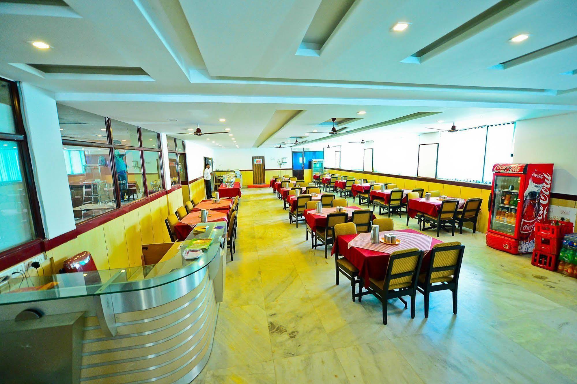 Qik Stay @ S.K. Continental Mysore Luaran gambar