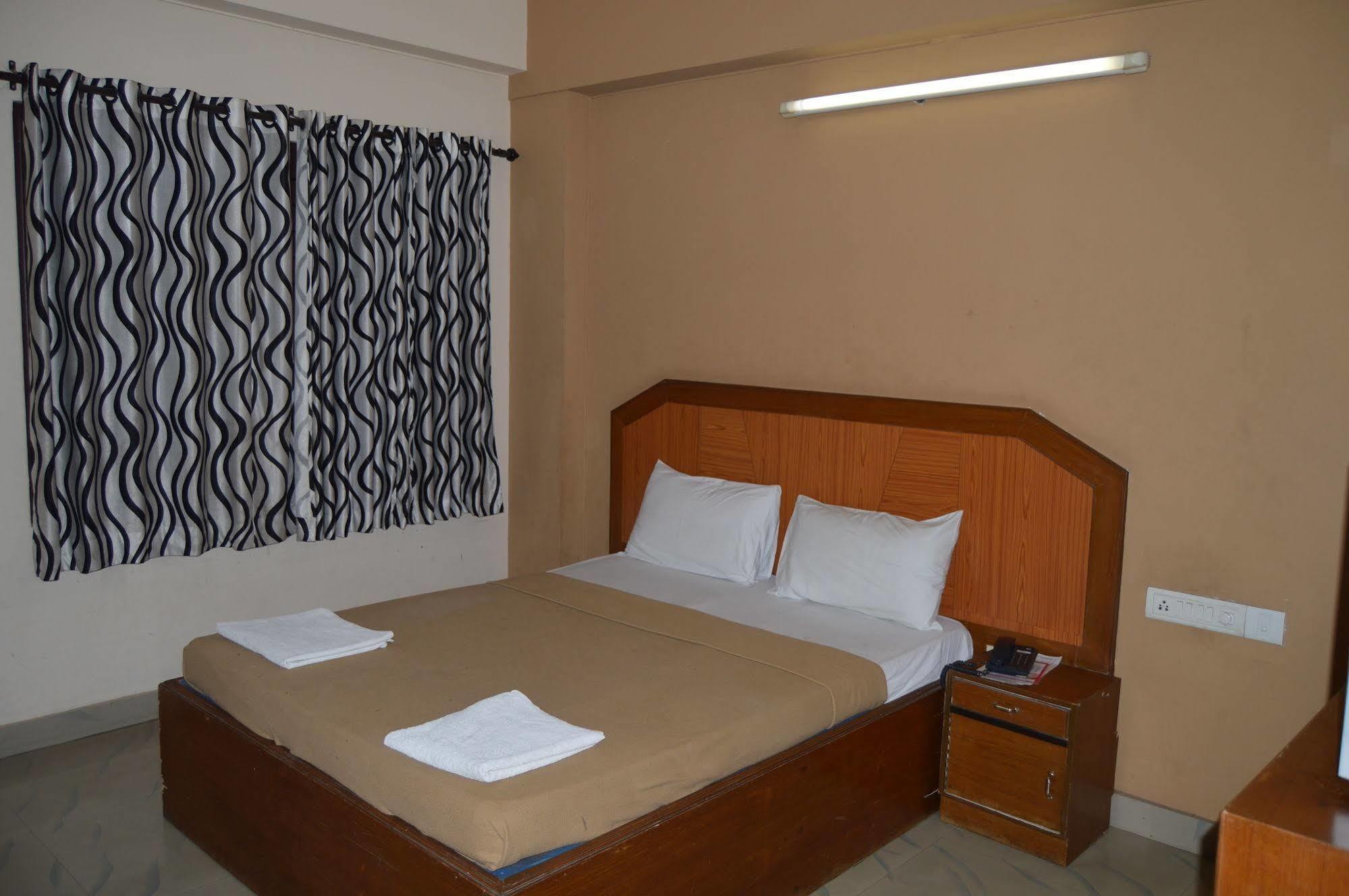 Qik Stay @ S.K. Continental Mysore Luaran gambar