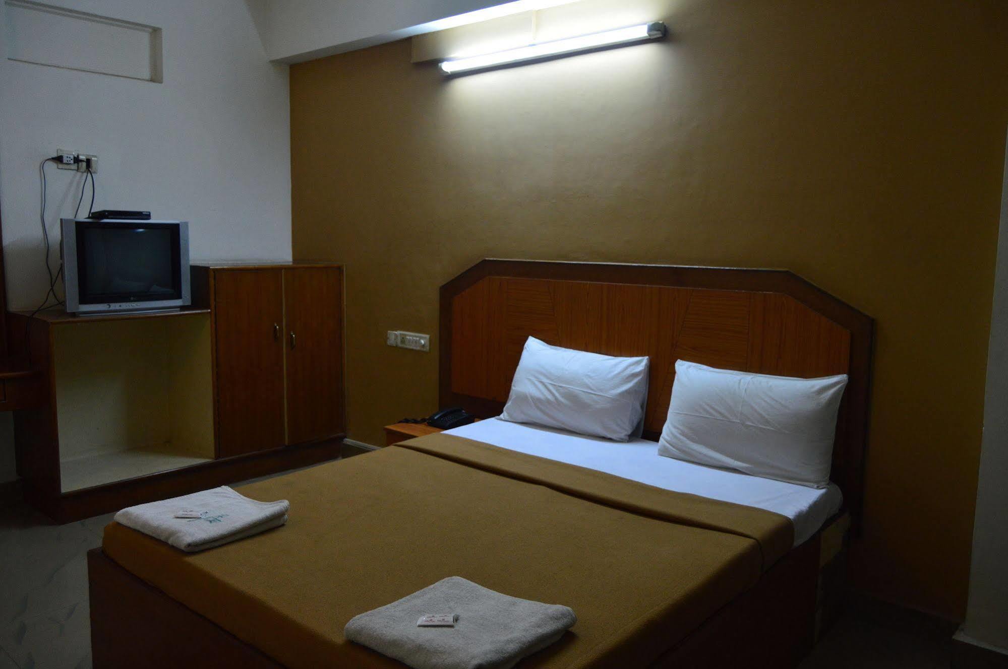 Qik Stay @ S.K. Continental Mysore Luaran gambar